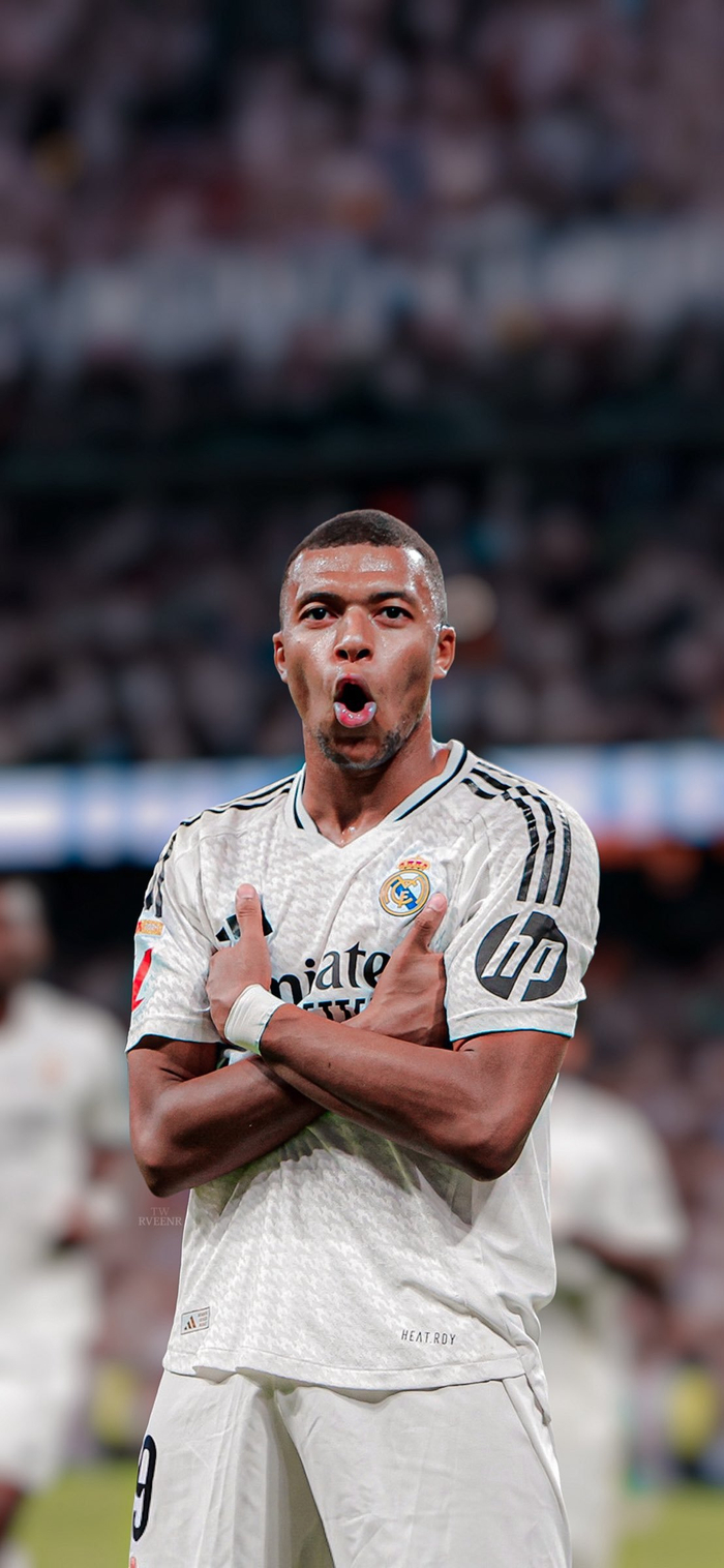 双喜!梅西解锁五大联赛700球 明天成世界足球先生