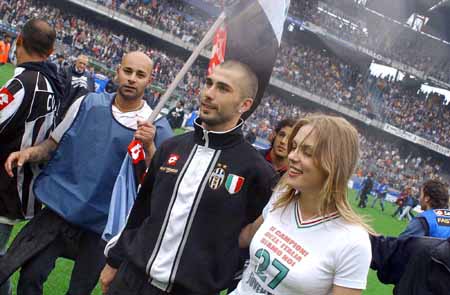 天刀手游全新精灵主题外观今日登场，化身步步生花的森林仙子！